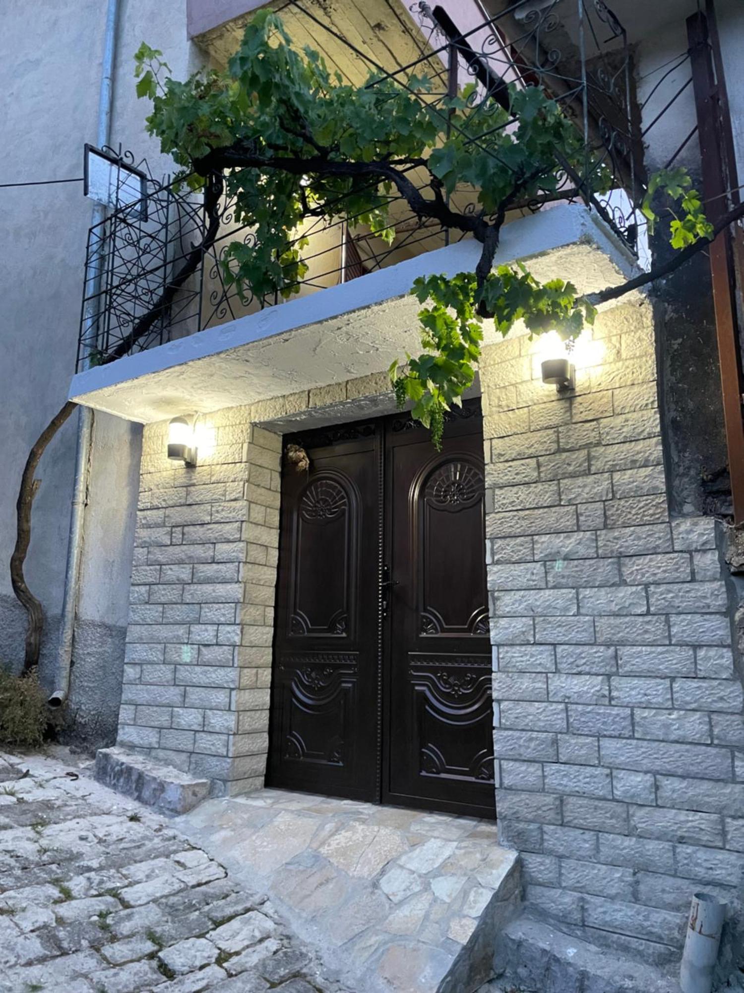Gjirokastër Luigi Guest House מראה חיצוני תמונה