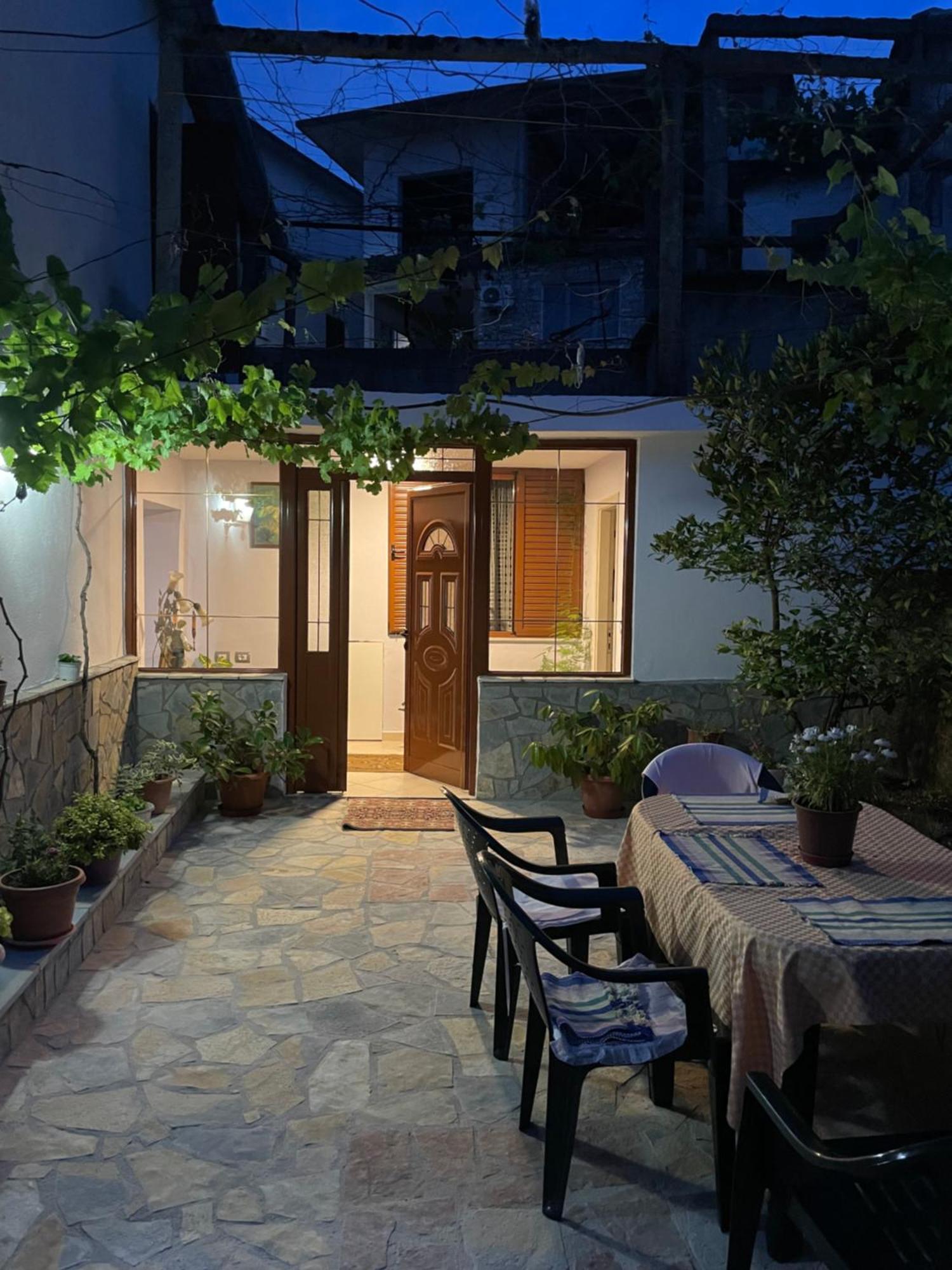 Gjirokastër Luigi Guest House מראה חיצוני תמונה
