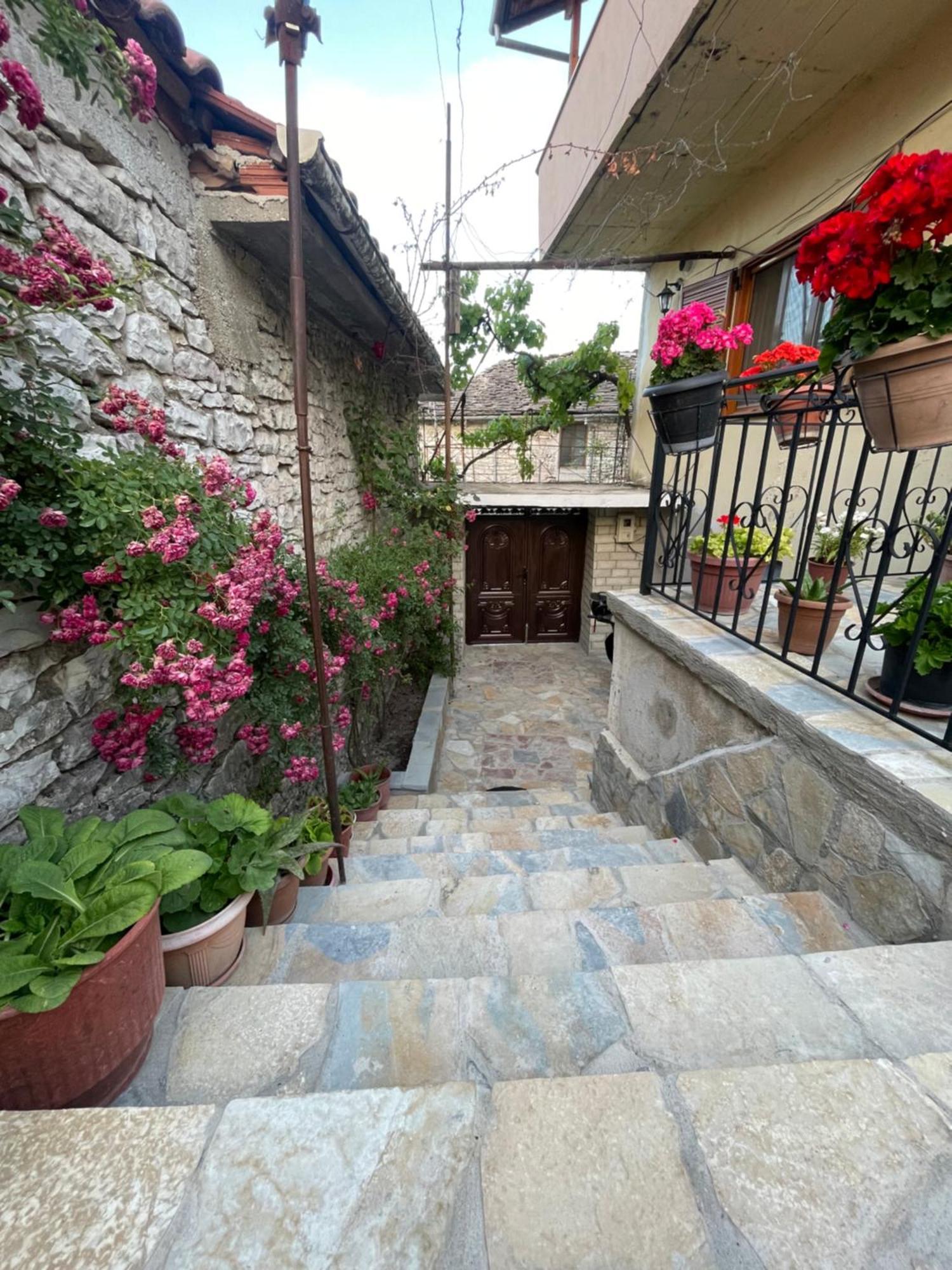Gjirokastër Luigi Guest House מראה חיצוני תמונה